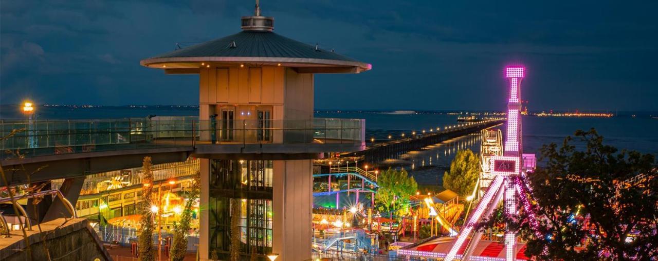 Seafront Suites - Close To Beach, Train Station & Southend Airport Southend-on-Sea Exteriör bild